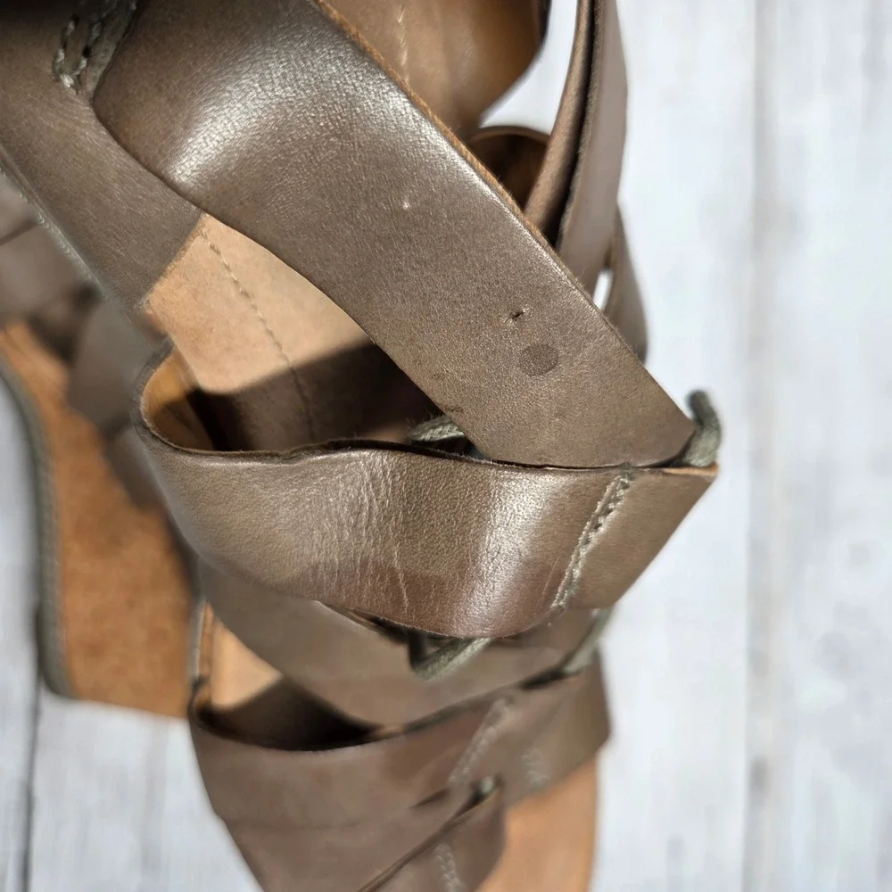 Clarks Collection Wedge Sandals Womens 8.5M Taupe Leather Strappy Cork‎ Heel